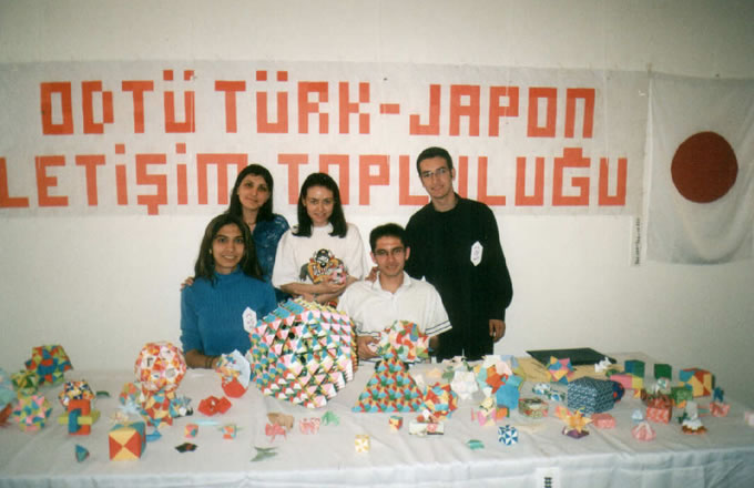 Origami sergisi